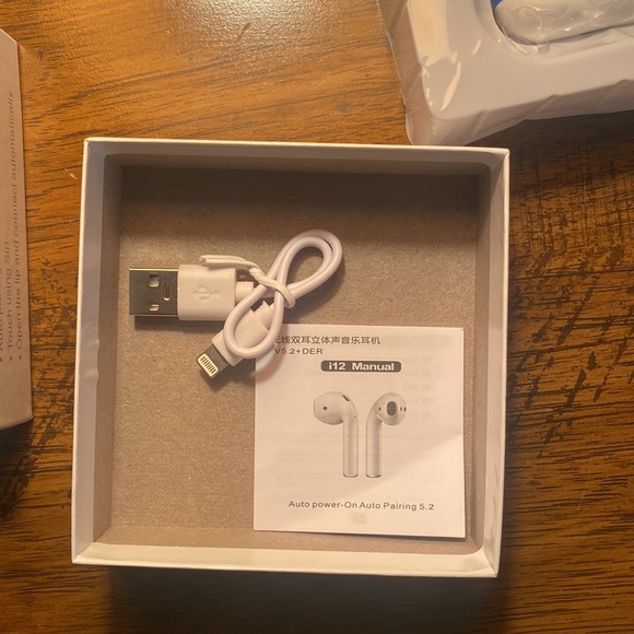 Wireless earbuds - Picture 3 of 5